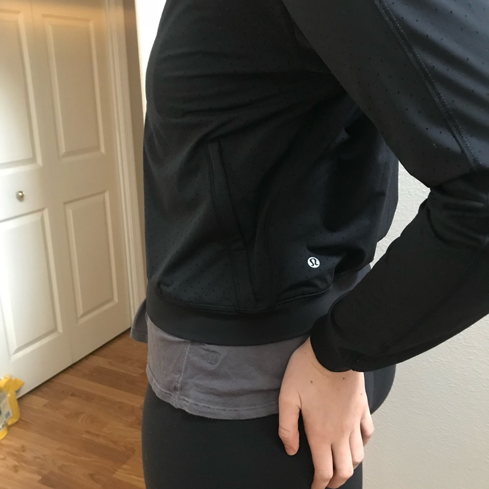 Lululemon Final Lap Jacket - Picture 6 of 6